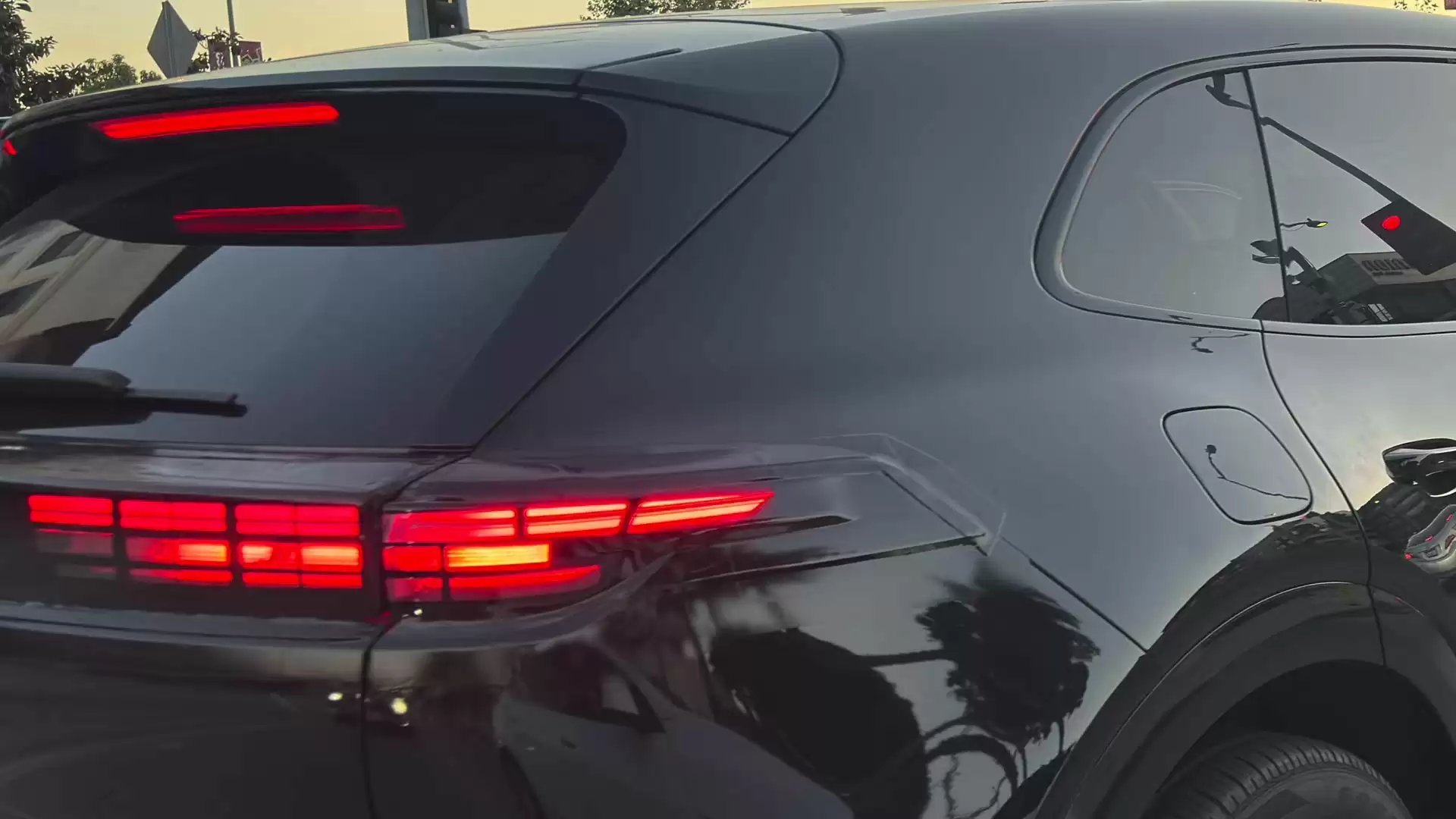 保时捷纯电卡宴路测图曝光：986 马力，剑指豪华电动 SUV 市场