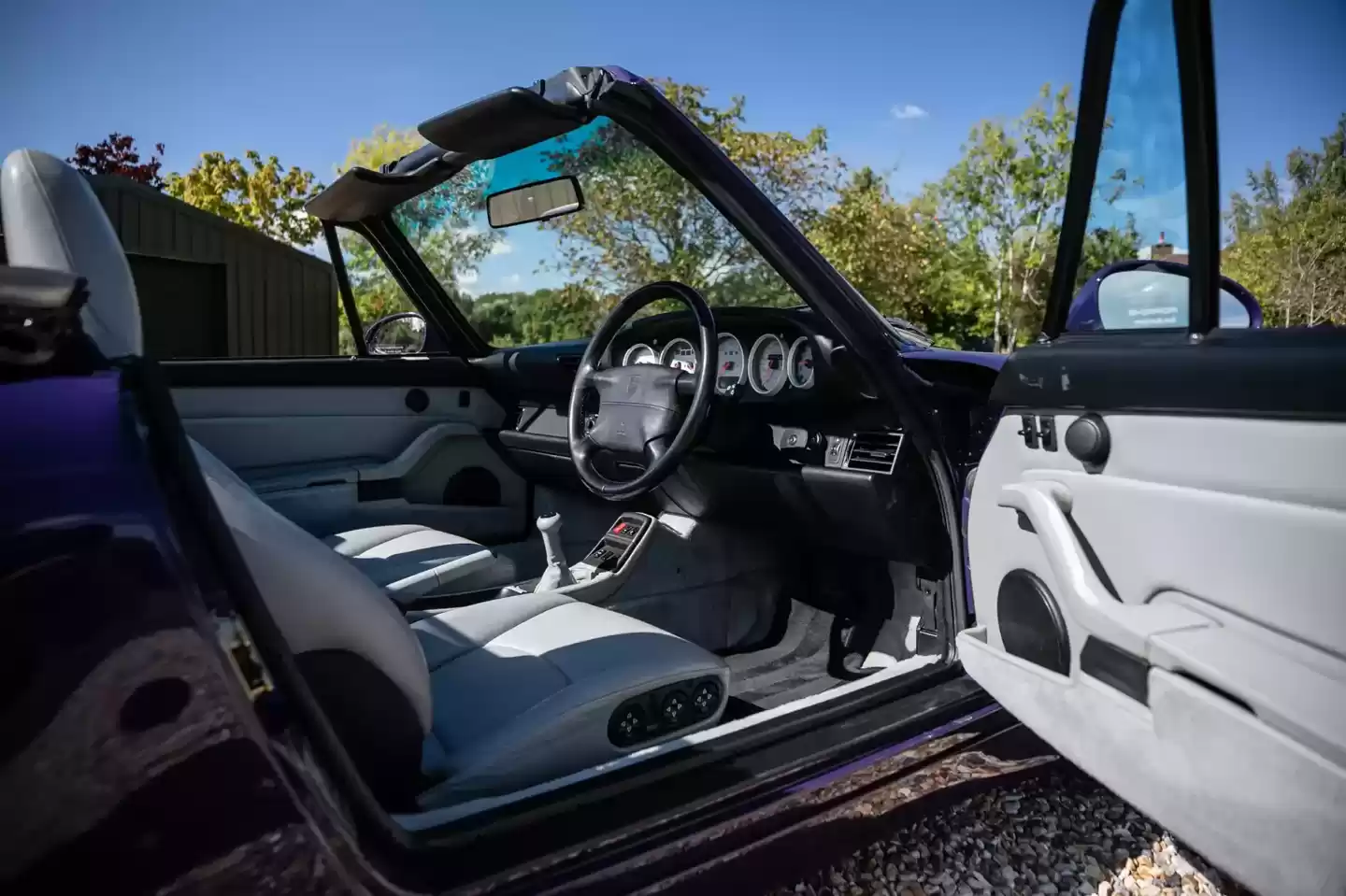 全球仅 5 辆、尘封近 30 年：从未公开销售的保时捷 993 代 911 Turbo 敞篷跑车 11 月首登拍卖场