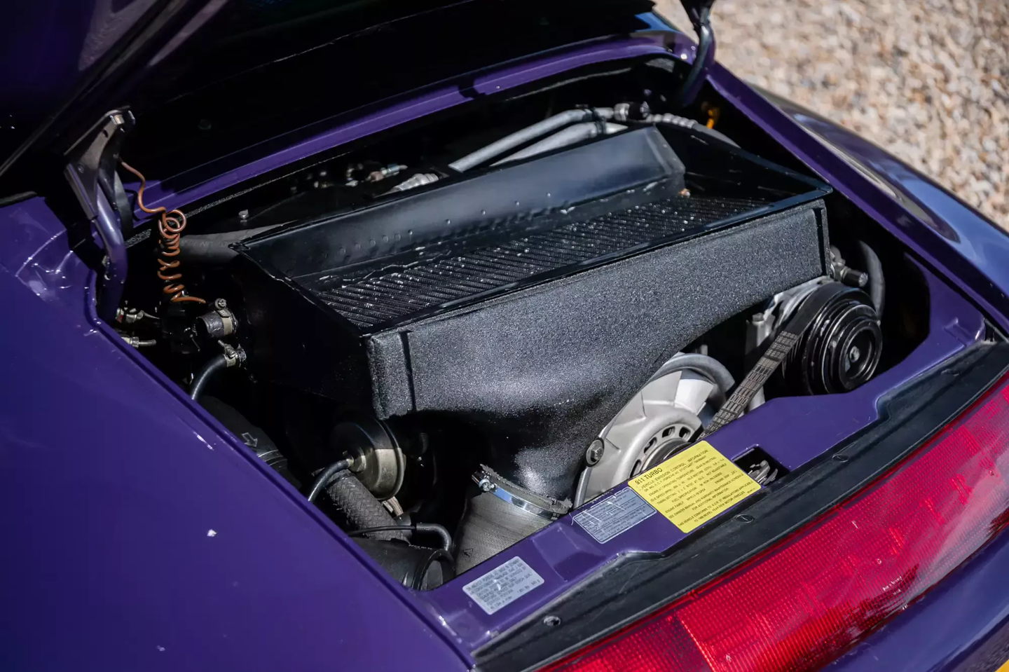 全球仅 5 辆、尘封近 30 年：从未公开销售的保时捷 993 代 911 Turbo 敞篷跑车 11 月首登拍卖场