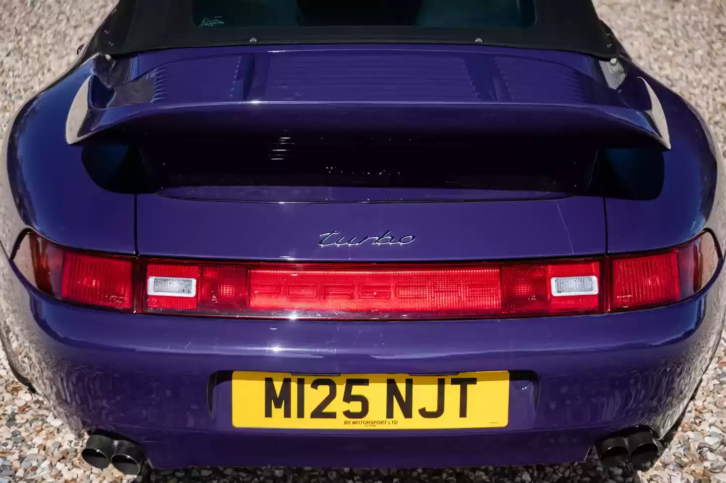 全球仅 5 辆、尘封近 30 年：从未公开销售的保时捷 993 代 911 Turbo 敞篷跑车 11 月首登拍卖场