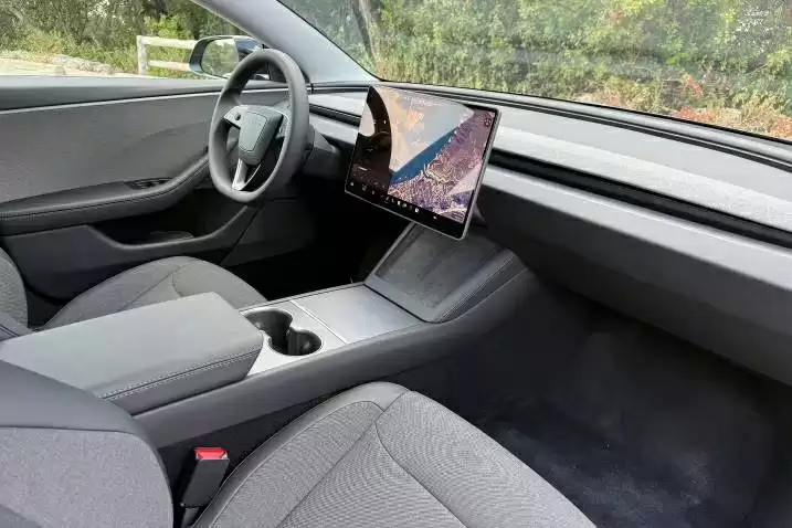 特斯拉最便宜车型：Model 3 标准版亮相，起价 3.7 万美元