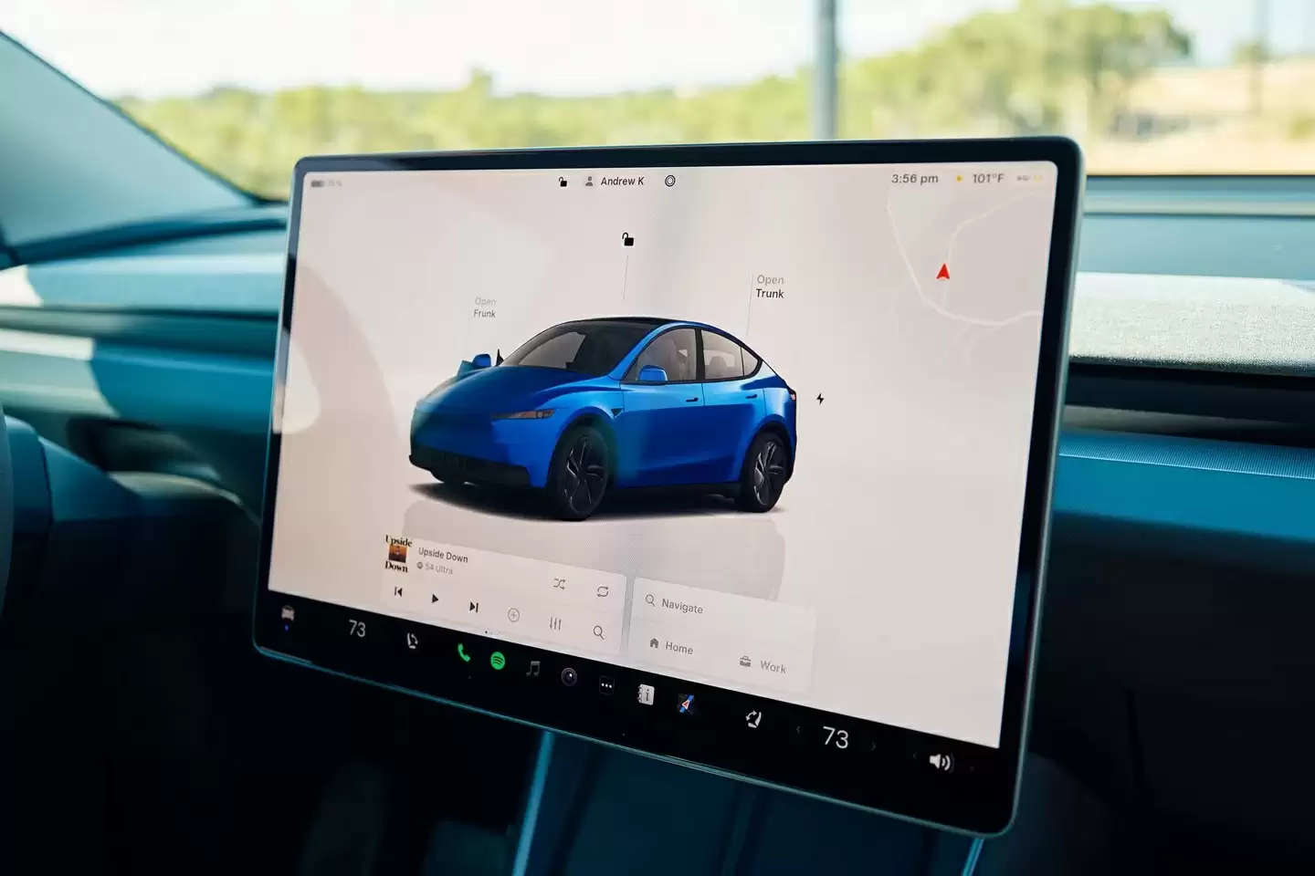 特斯拉 Model Y 标准版在美国上市:织物座椅、封天窗、续航 517 公里,起价跌破 4 万美元