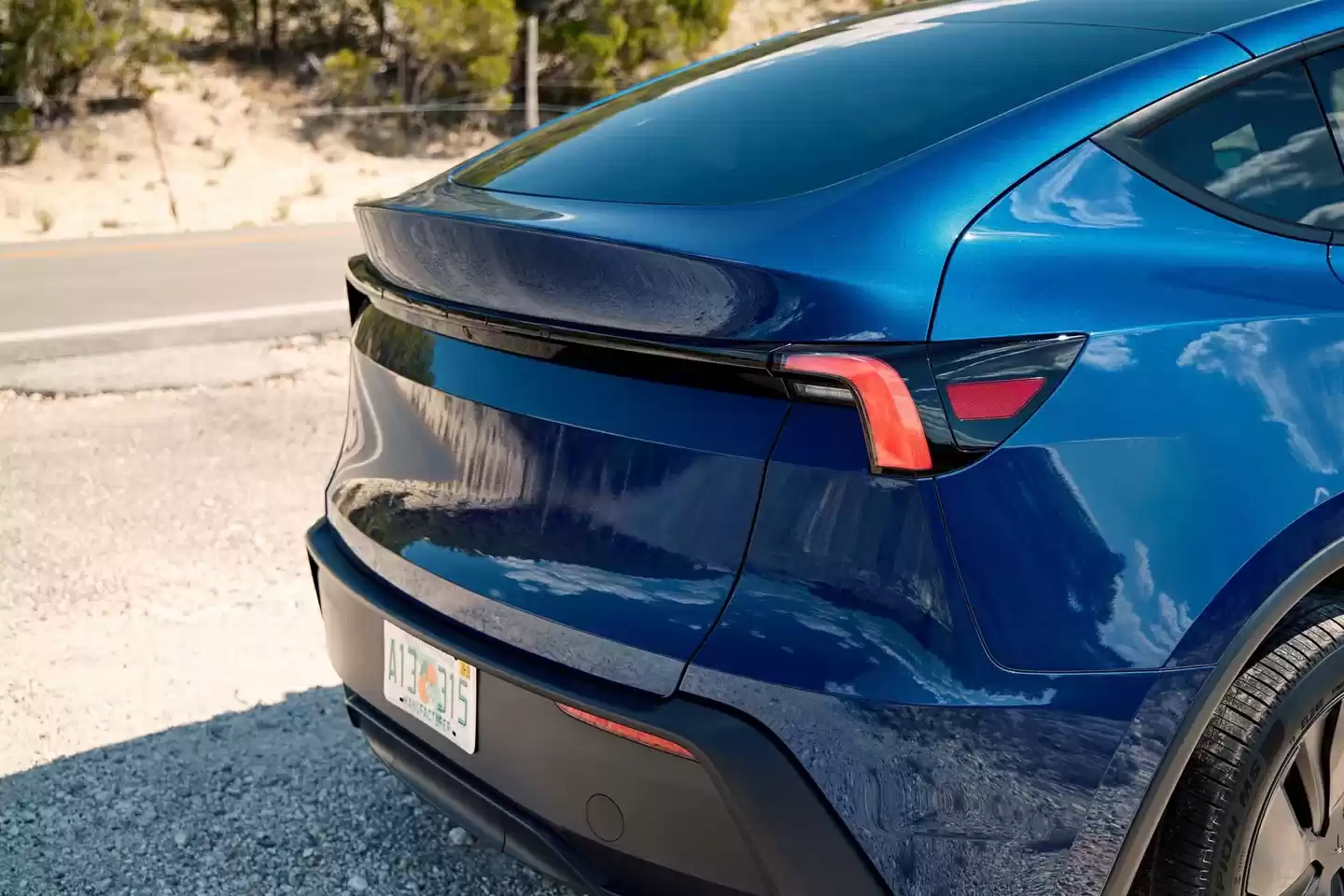 特斯拉 Model Y 标准版在美国上市:织物座椅、封天窗、续航 517 公里,起价跌破 4 万美元