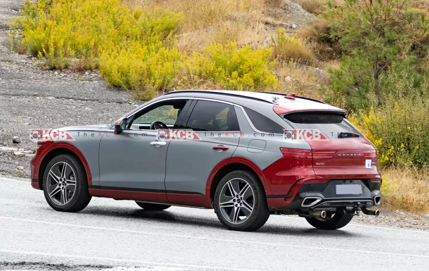 增程电动版捷尼赛思 GV70 SUV 路测图再曝光