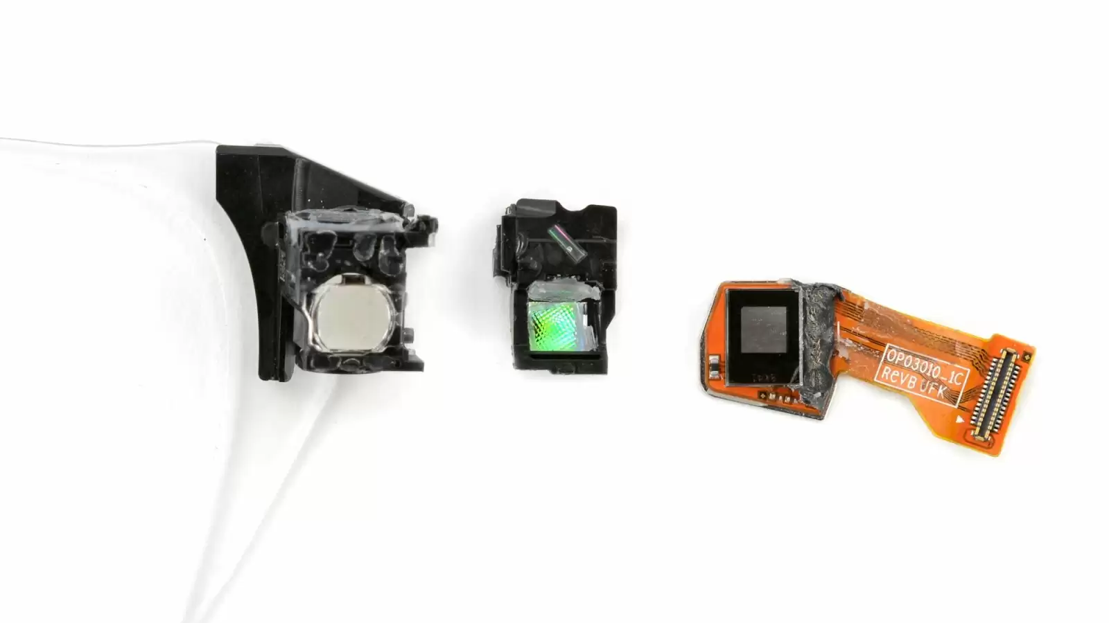 Meta Ray-Ban Display 智能眼镜拆解:AR 技术领先,可维修性存短板