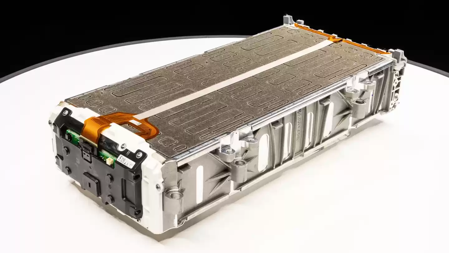 法拉利预热旗下首款纯电超跑:马力超