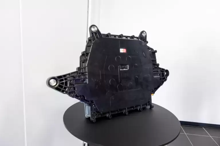 因空间限制,保时捷 Macan 电动版和 Taycan 暂时无缘无线充电技术