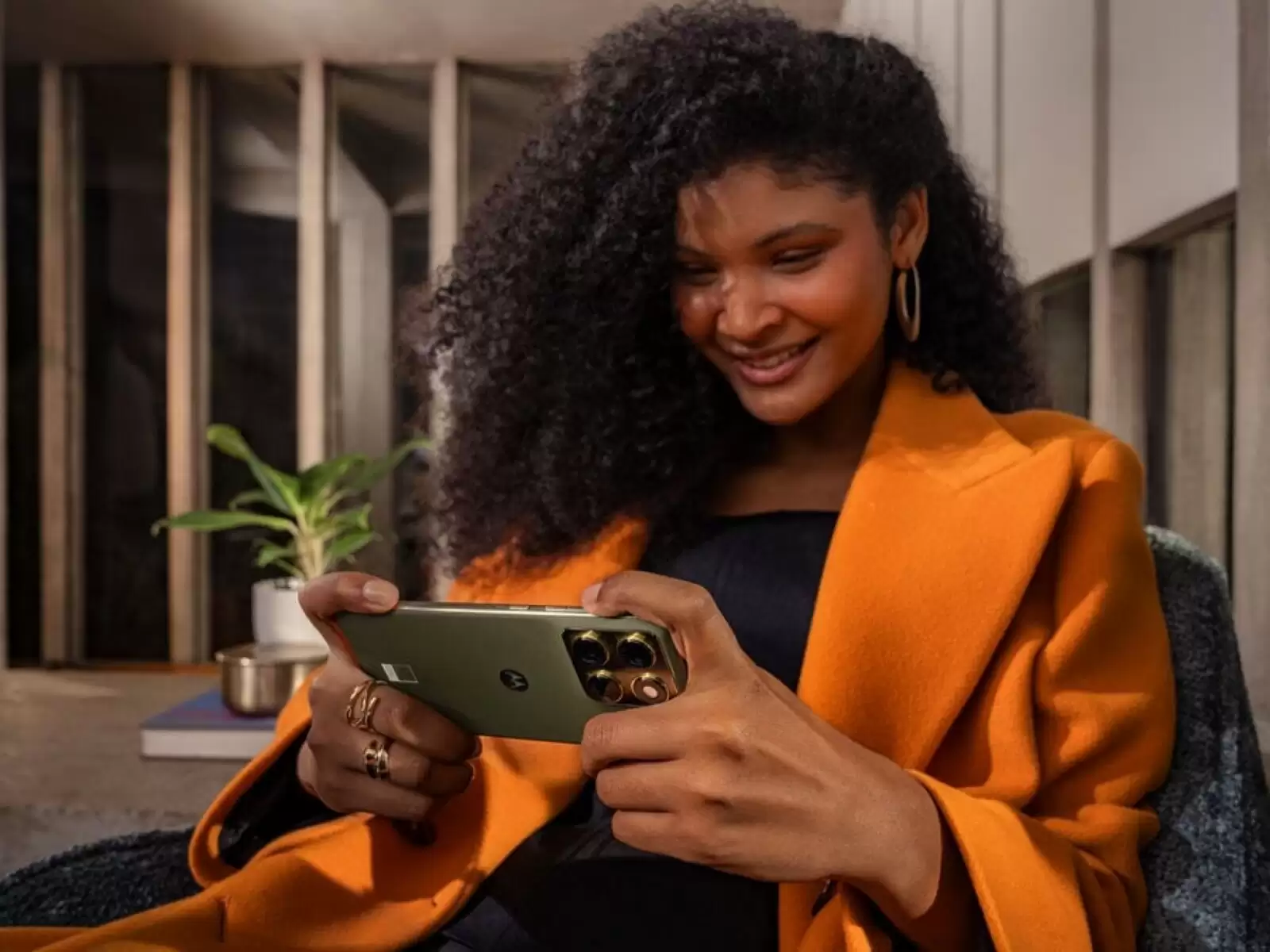 摩托罗拉最薄手机：Edge