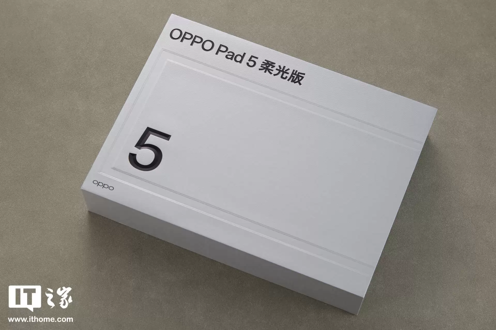 【IT之家开箱】OPPO Pad 5 柔光版图赏:全新幸运紫配色,流光幻影工艺
