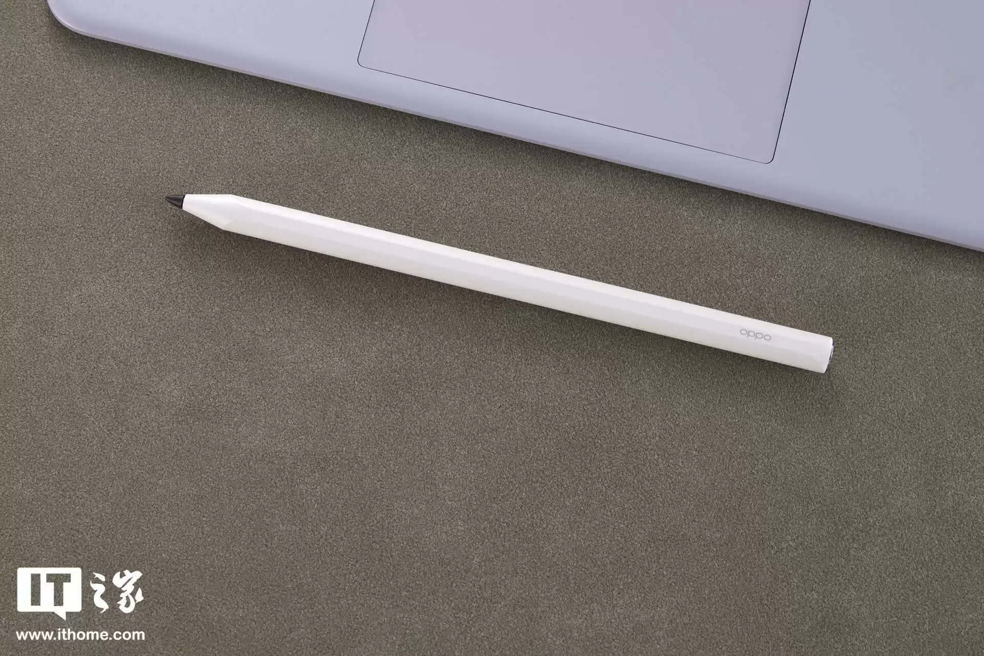 【IT之家开箱】OPPO Pad 5 柔光版图赏:全新幸运紫配色,流光幻影工艺