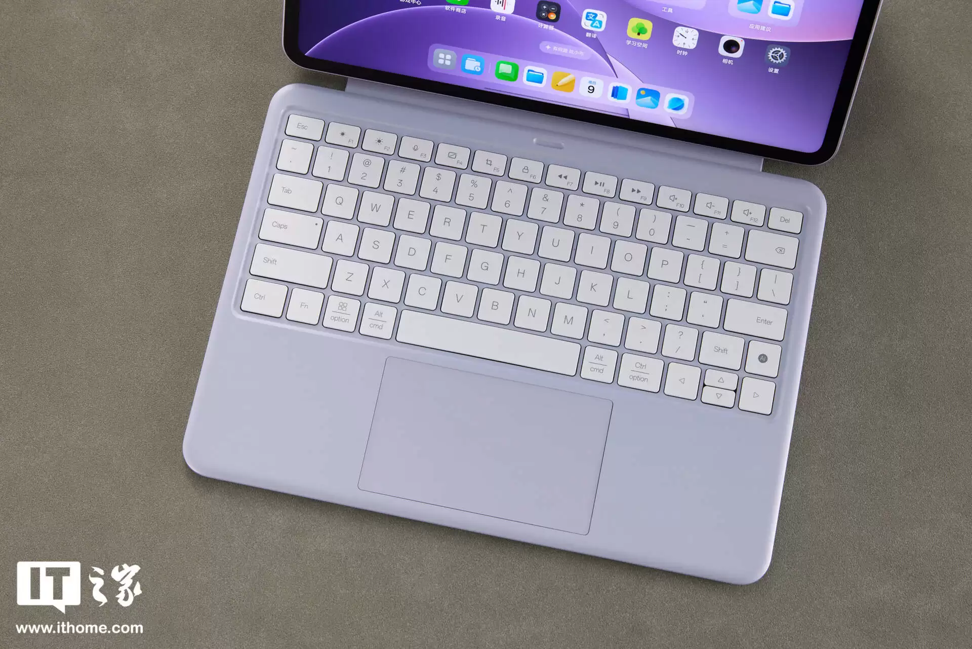 【IT之家开箱】OPPO Pad 5 柔光版图赏:全新幸运紫配色,流光幻影工艺