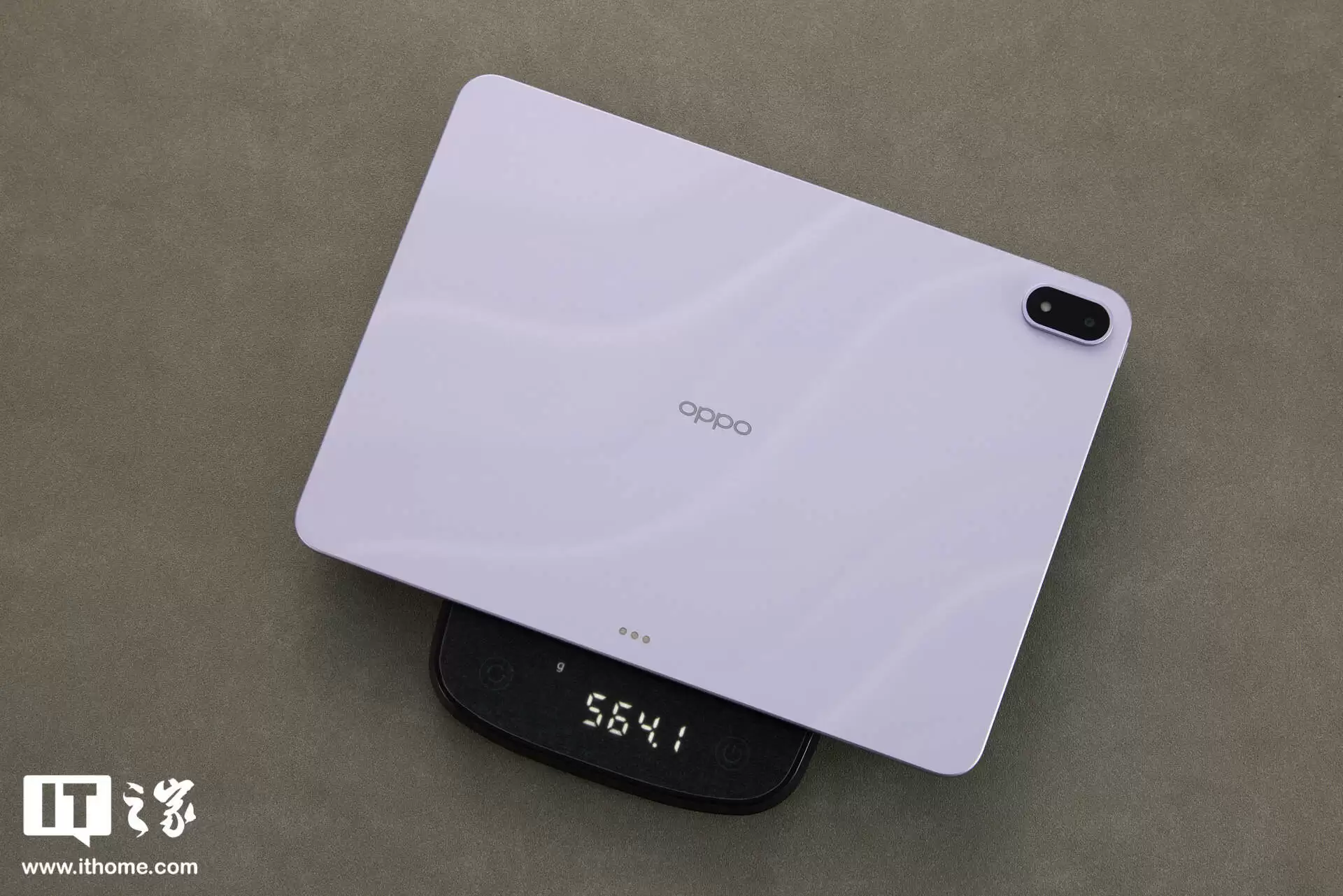 【IT之家开箱】OPPO Pad 5 柔光版图赏:全新幸运紫配色,流光幻影工艺