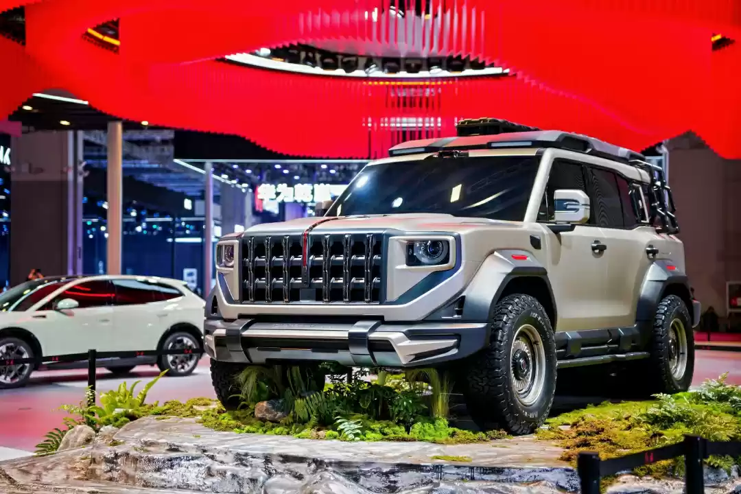 红旗首款豪华硬派越野车全网征名 TOP10 出炉,采纳者将获赠 001 号车