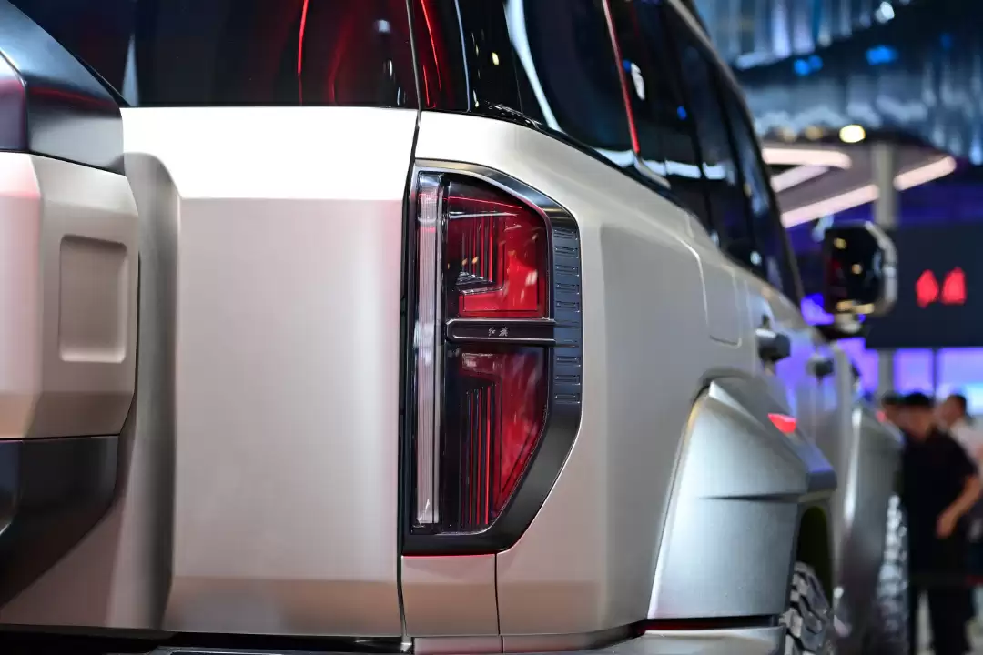 红旗首款豪华硬派越野车全网征名 TOP10 出炉,采纳者将获赠 001 号车