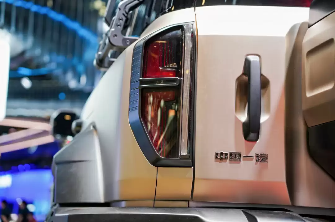 红旗首款豪华硬派越野车全网征名 TOP10 出炉,采纳者将获赠 001 号车