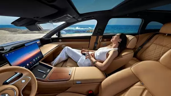 享界S9T副驾区域