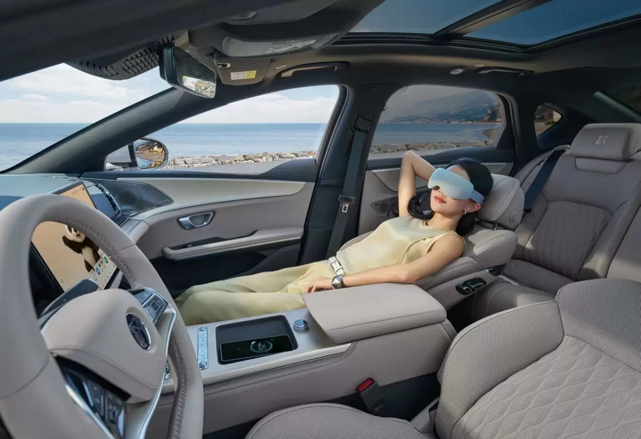 15.98 万元起比亚迪汉 DM-i / EV 智驾版领航加推上市