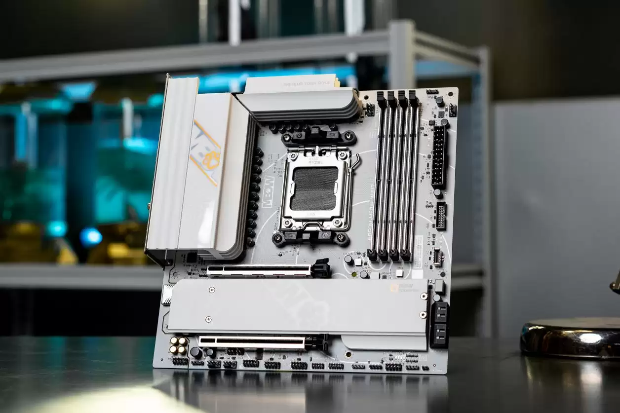 七彩虹 B850M 超级黑刃 / MEOW WIFI7 主板在售,首发 799 / 849 元