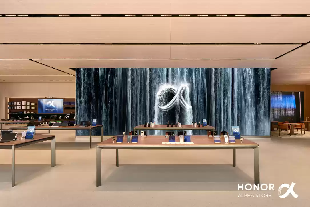 荣耀阿尔法旗舰店上《新闻联播》:AI + 首发经济打造消费新样本,Magic8 超前体验引关注