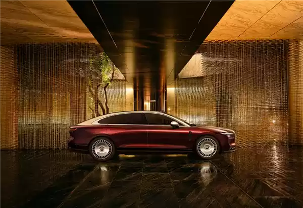 岚图追光L侧面轮廓