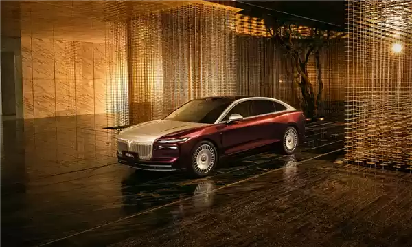 岚图追光L前脸设计