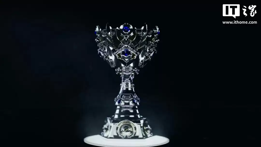 全新奔驰纯电 CLA 艺术展车亮相,镌刻历届《英雄联盟》S 赛冠军战队名