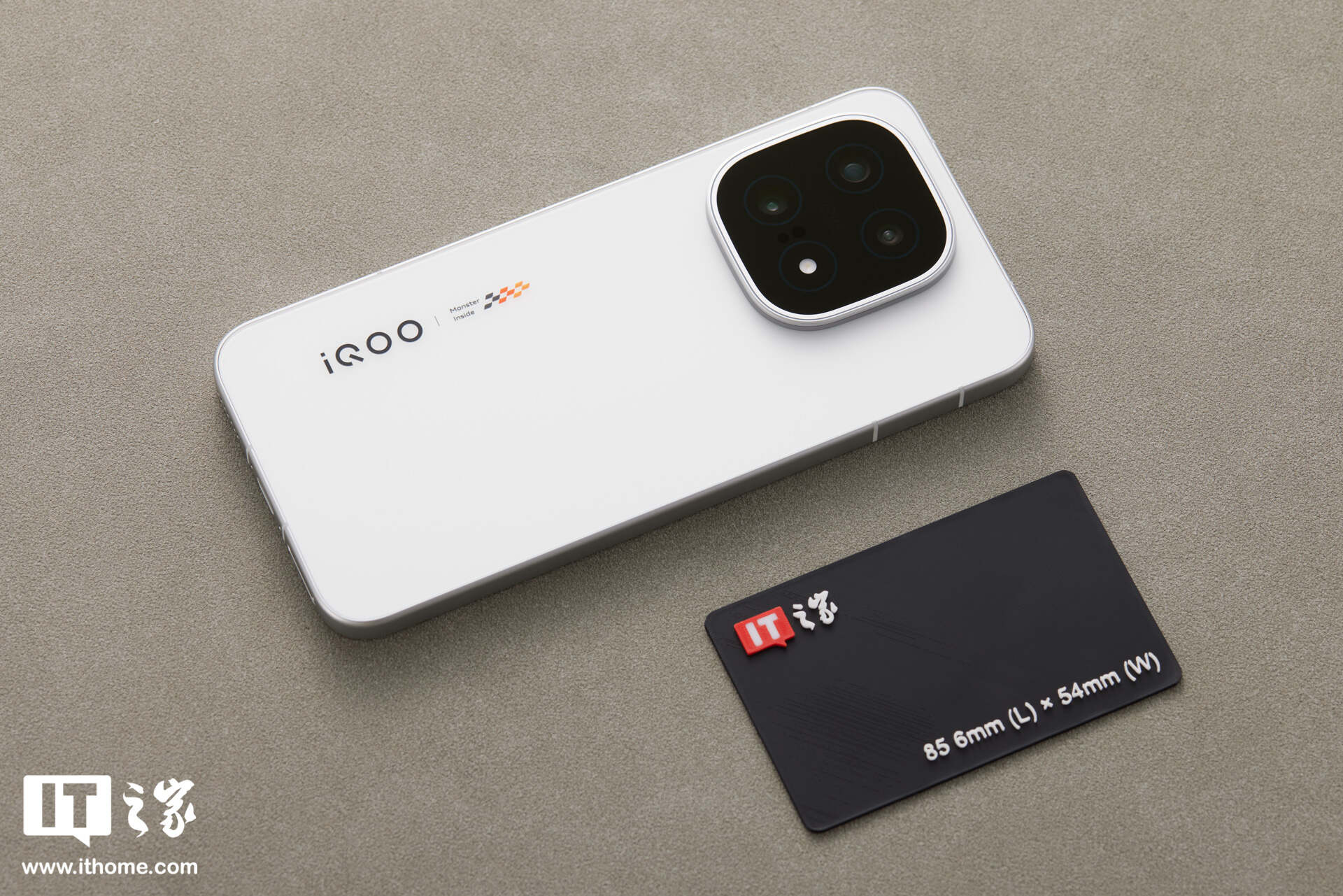 “不叠板散热好”:iQOO 15采用单层主板设计