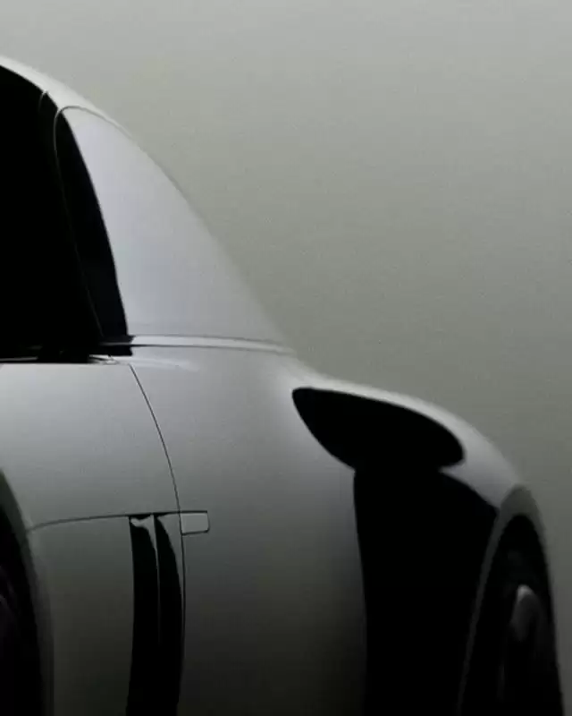 灵感源自“史上最美汽车”,奔驰首席设计师预告新概念电动轿跑