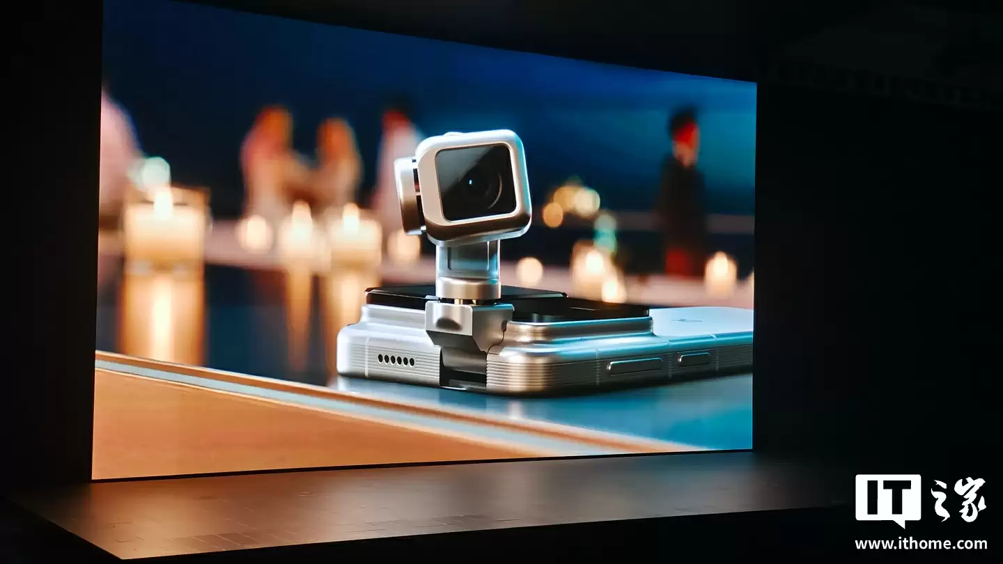 荣耀 Magic8 AI 概念版手机亮相