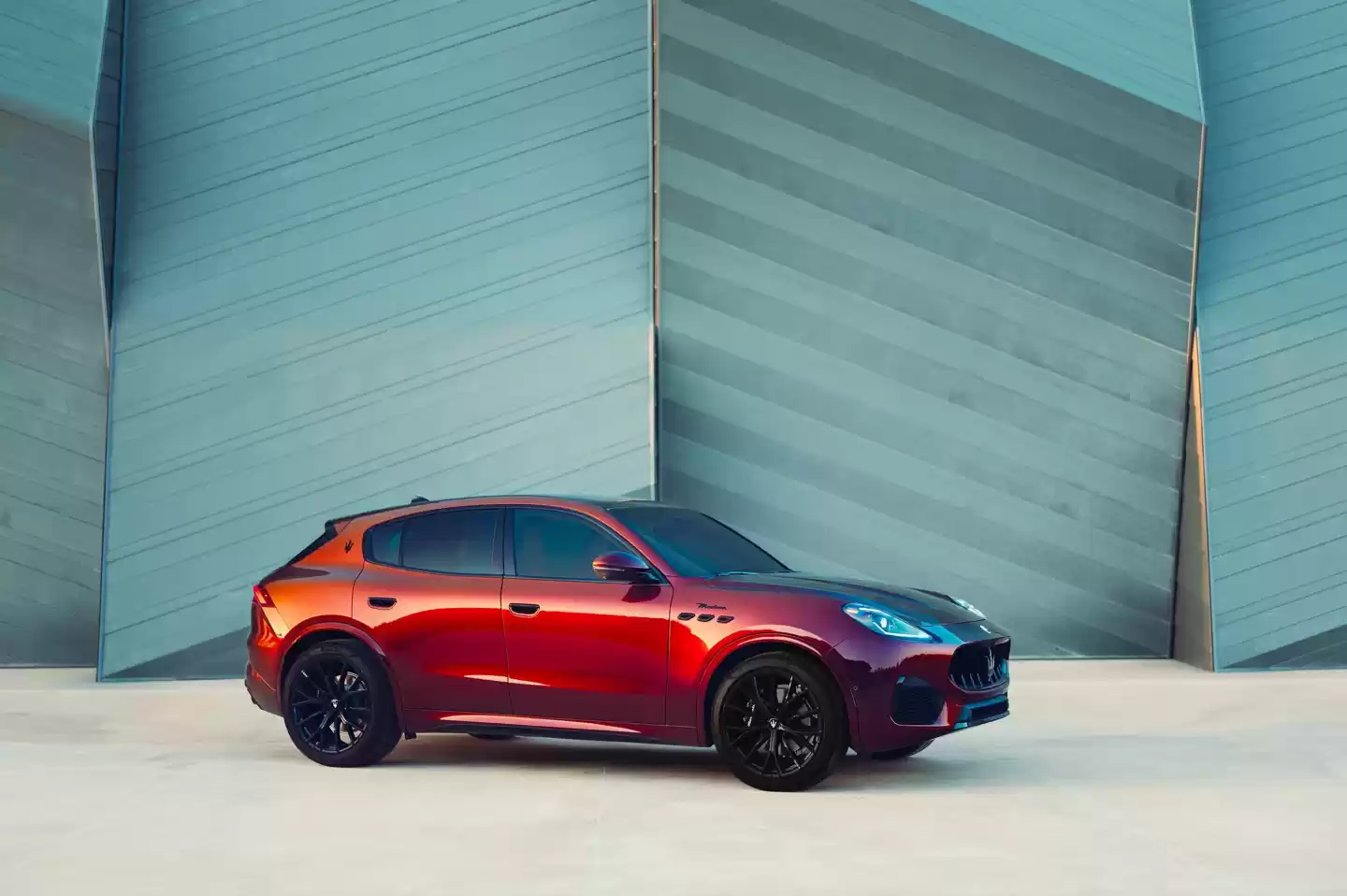 玛莎拉蒂为提振Grecale SUV销量，推Tributo Il Bruciato“红酒”定制版