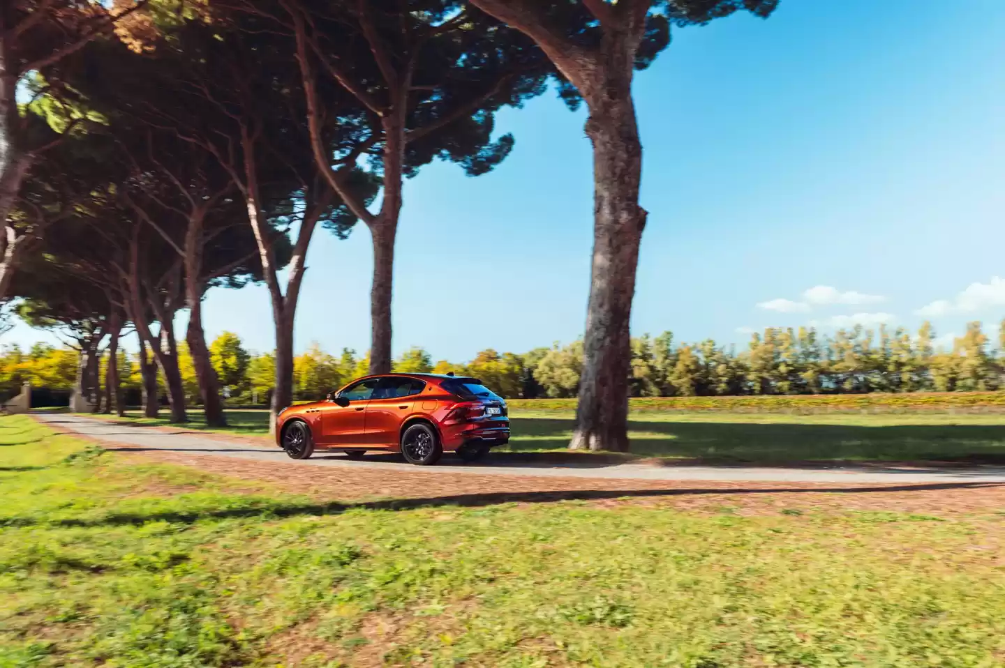 玛莎拉蒂为提振Grecale SUV销量，推Tributo Il Bruciato“红酒”定制版