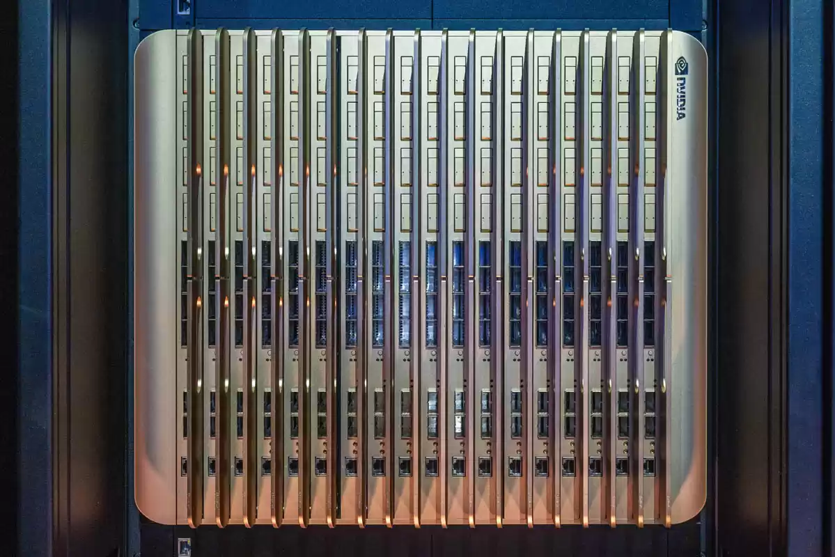 英伟达展示 Kyber 机架平台:单机架 576 块 GPU,800V 直流供电