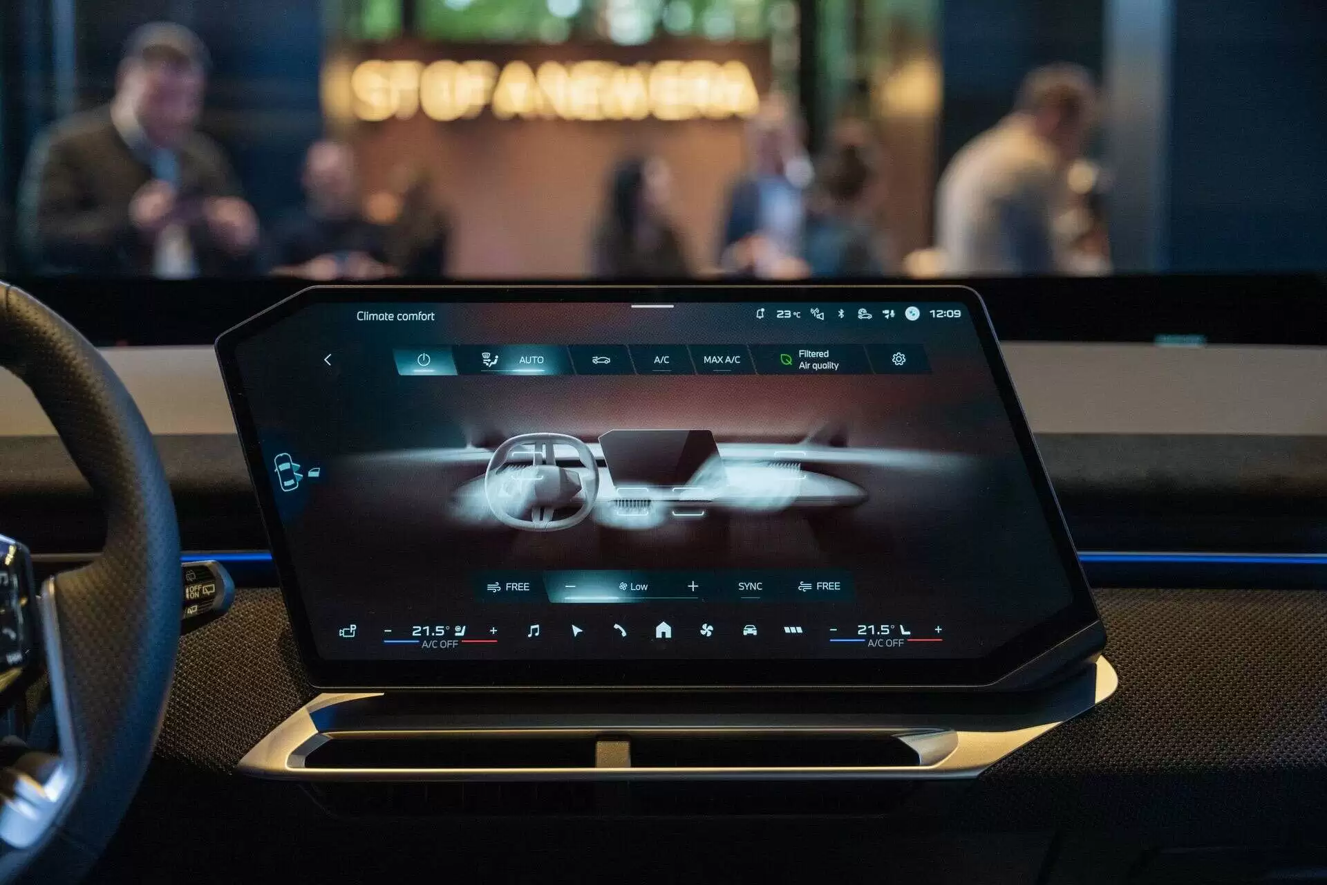 首款 Neue Klasse SUV：宝马展示 iX3，零百加速约 4.9 秒、WLTP 工况续航最高 800 公里