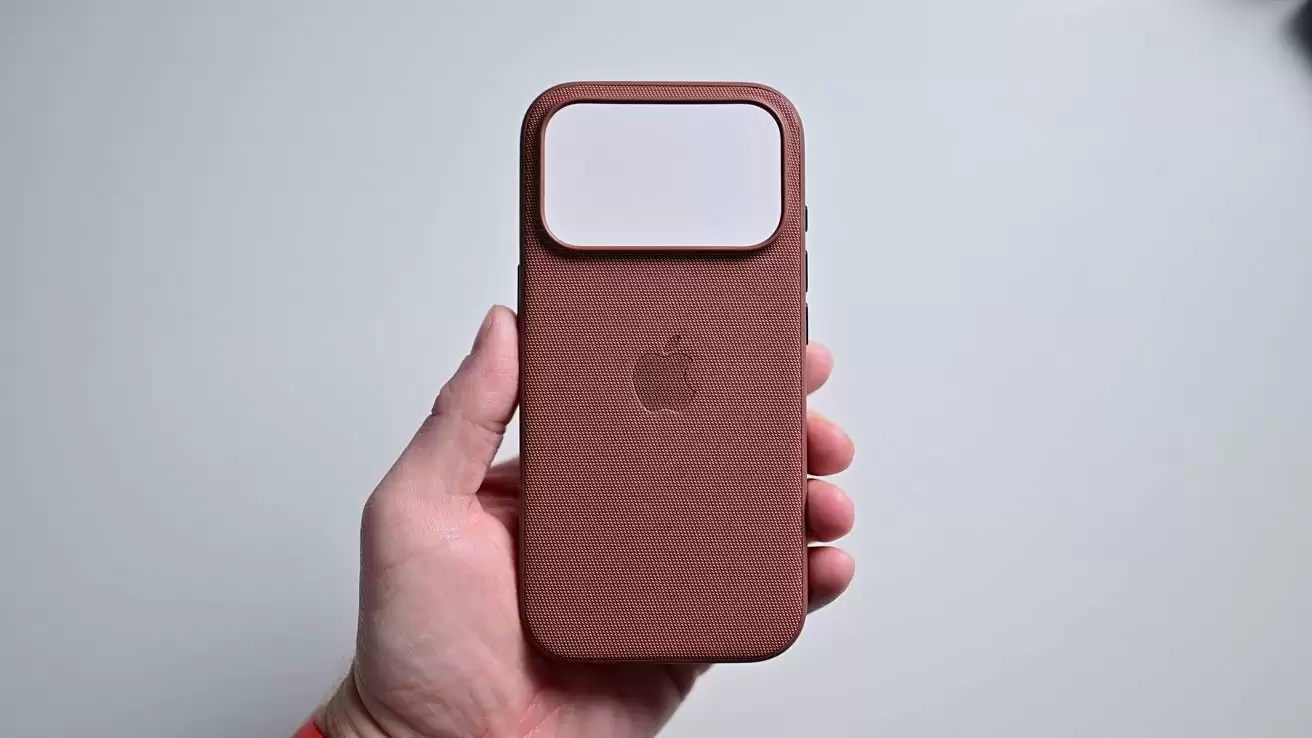 479元：Appleinsider评苹果iPhone 17Pro/Max科技织物手机壳，比精织斜纹好但不够出彩