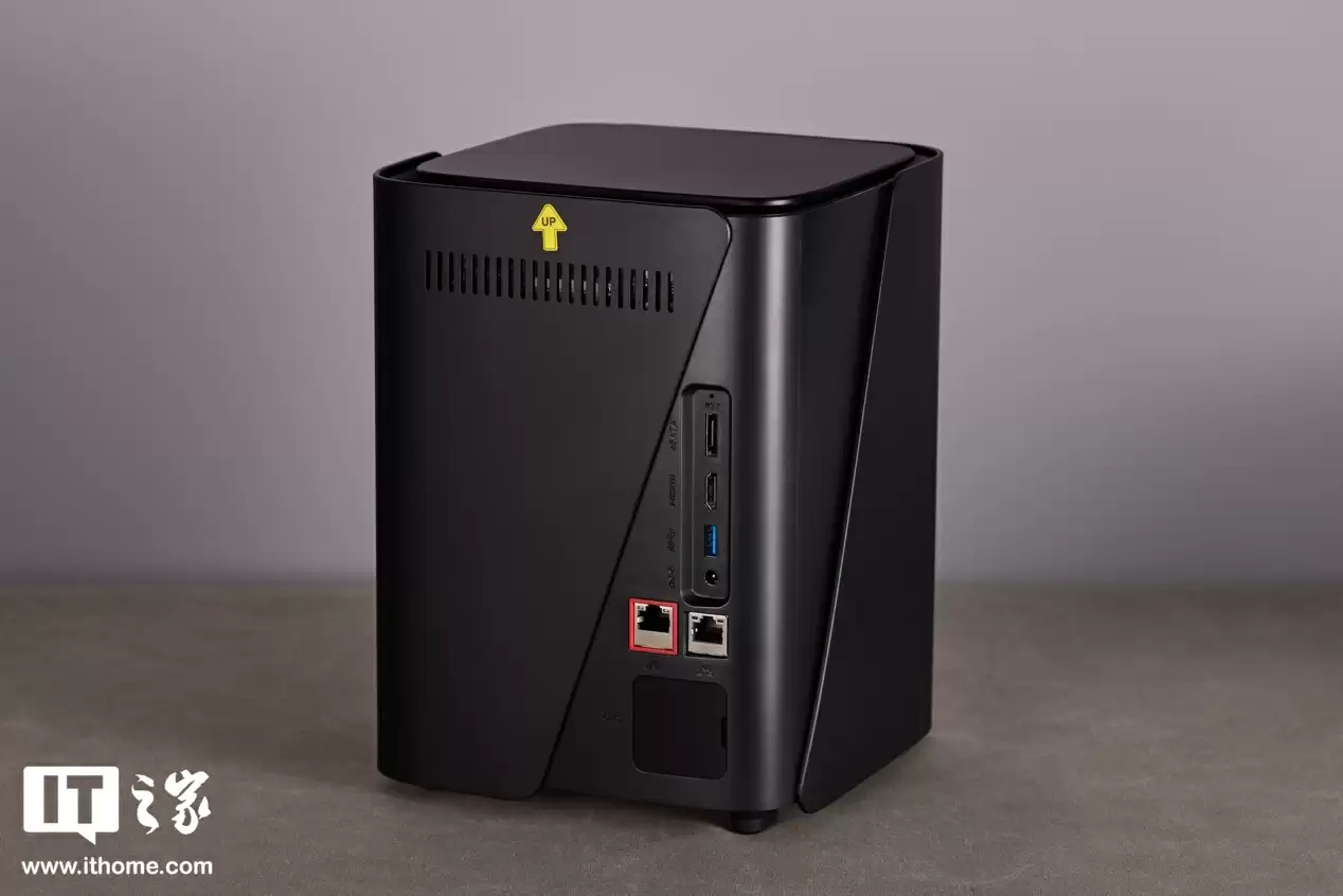 【IT之家开箱】八盘位设计,质感与实用并存,极空间 Z425 私有云开箱图赏