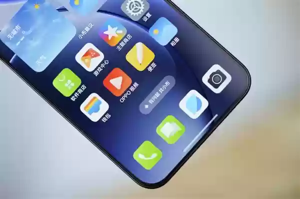 7025mAh超大电池!OPPO Find X9图赏