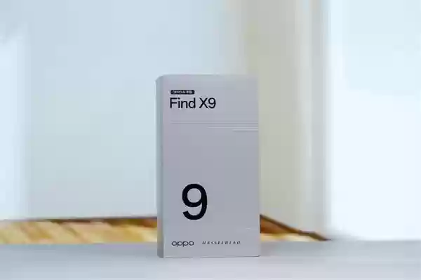 7025mAh超大电池!OPPO Find X9图赏