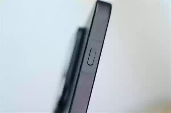 7025mAh超大电池!OPPO Find X9图赏