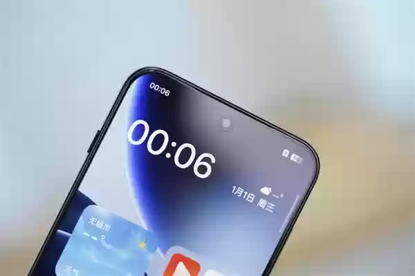 7025mAh超大电池!OPPO Find X9图赏