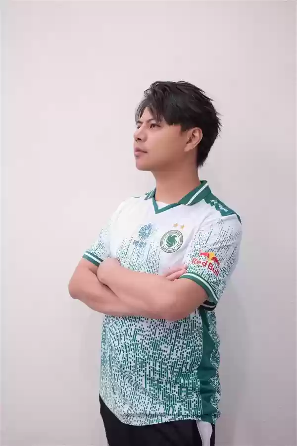 中国电竞格斗第一人！“小孩”曾卓君正式加入沙特Falcons战队