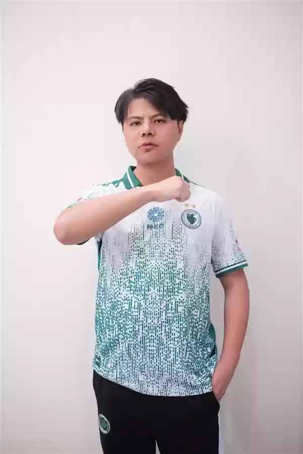 中国电竞格斗第一人！“小孩”曾卓君正式加入沙特Falcons战队