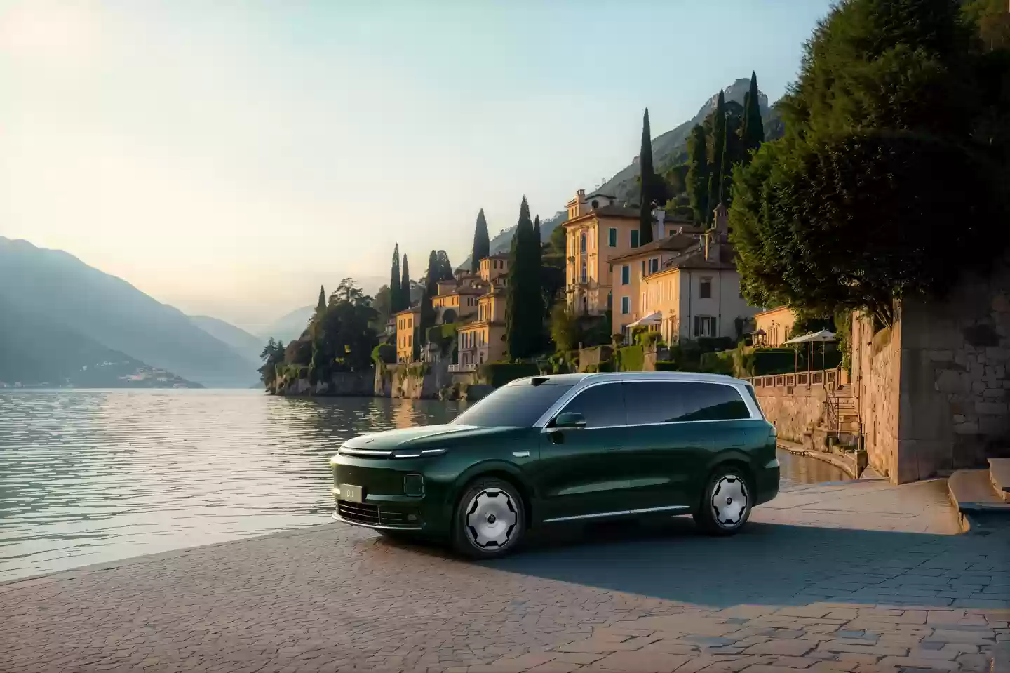 零跑 D19 豪华旗舰 SUV 亮相：增程版纯电续航 500km，纯电版搭载 115kWh 电池