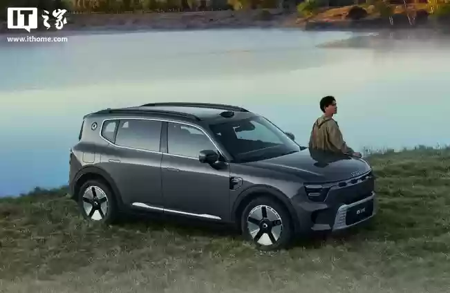 smart 首款插电混车型“精灵#5 EHD”10 月 28 日上市:奔驰设计团队打造,预售价 18.99 万元起