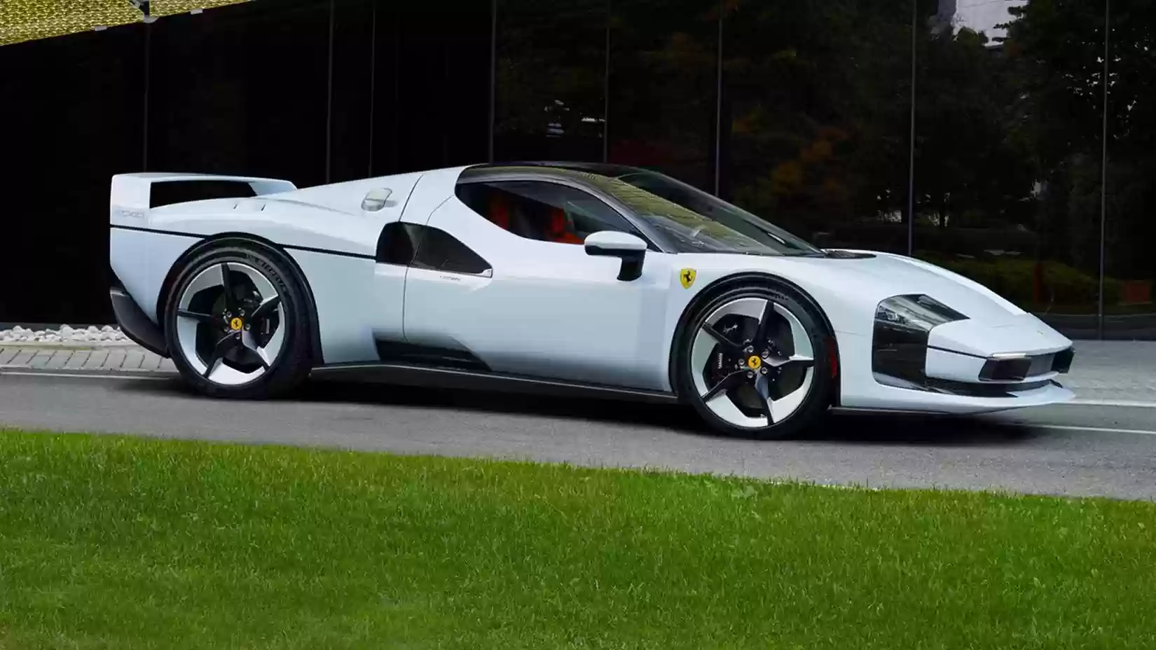 法拉利SC40限量超跑发布：致敬F40，融合经典与现代科技