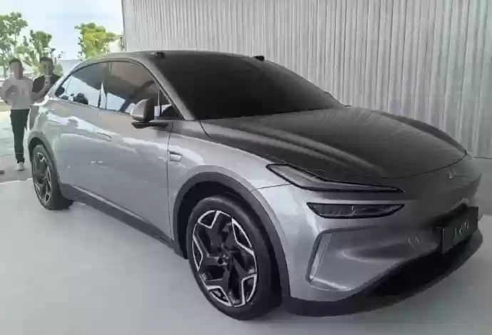 蔚来乐道L60银色实车曝光，直指Model Y
