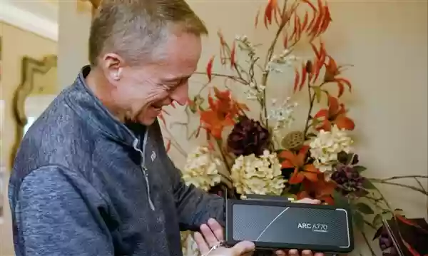 Intel Arc锐炫独立显卡3岁生日快乐！前途一片迷雾