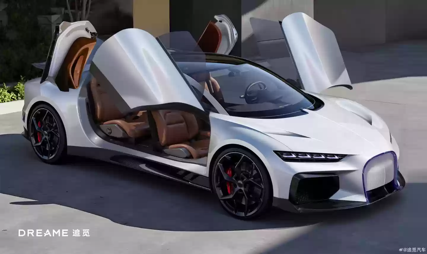 追光第三款汽车实车照曝光，外观酷似宾利添越