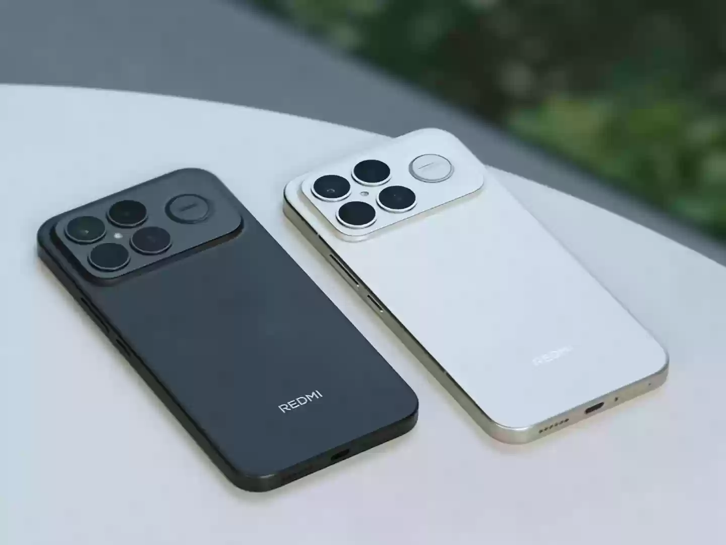 REDMI K90 Pro Max 手机可与苹果 iPhone / 小米 17 Pro Max 通用钢化膜,但官方不建议