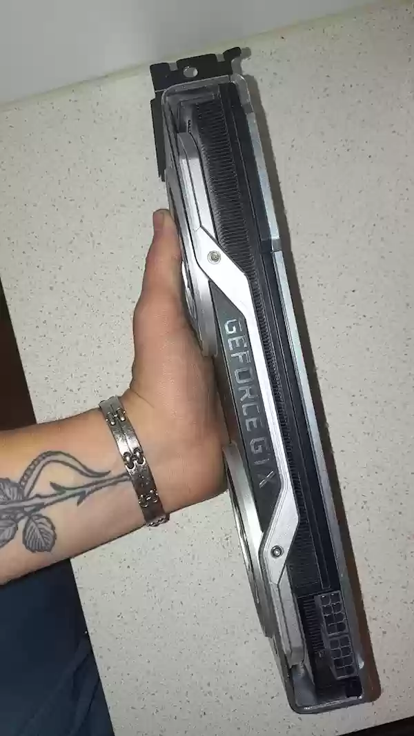 GTX 2080 Ti原型卡重出江湖:完整的384-bit 12GB显存