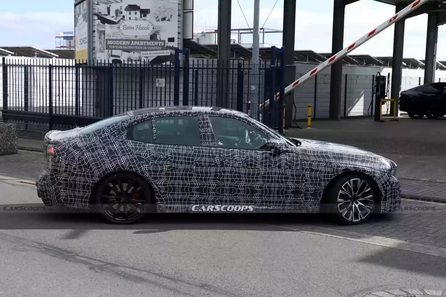 宝马下一代 M350 路试谍照曝光：功率预计达 420 马力，较现款提升明显